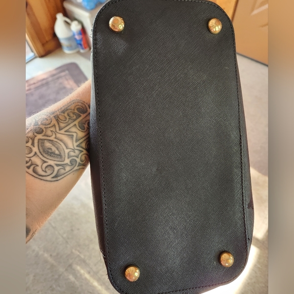 Michael Kors Large Tote - Picture 4 of 4